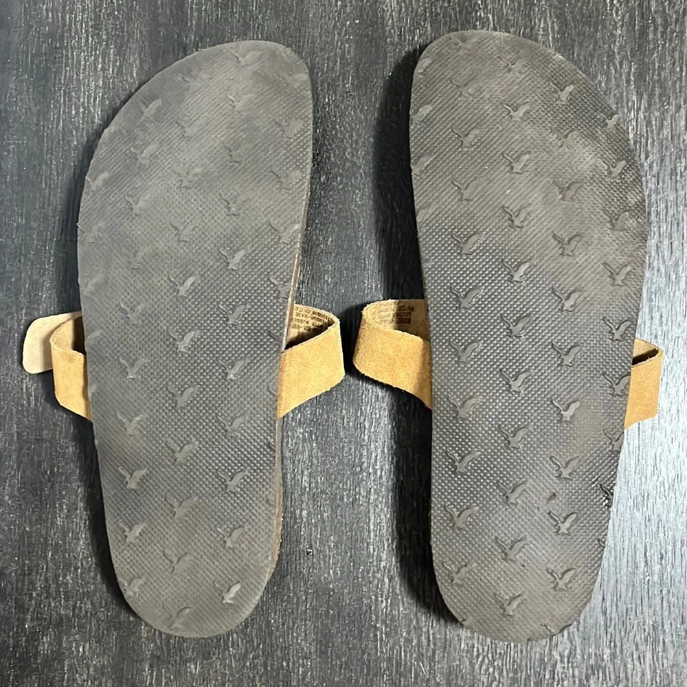 American Eagle Women’s Tan and Floral Flip Flop Sandals with Buckles